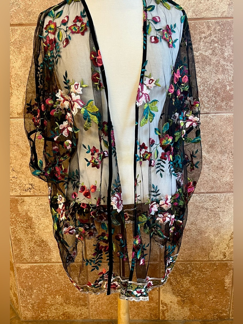 Umgee Embroidered Floral Black Mesh Kimono & Top Set M/L, XL - Picture 6 of 16